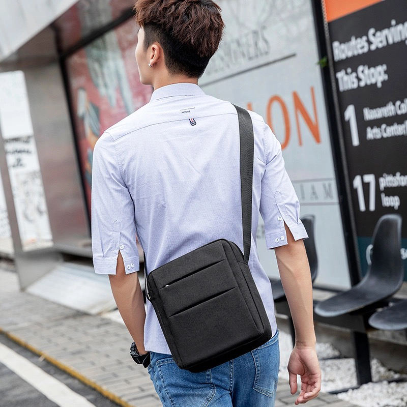 Mode-Umhängetasche für Männer Multi-Pocket-Oxford-Umhängetasche Anti-Diebstahl-Reise-Geldbörse und Sling-Umhängetasche