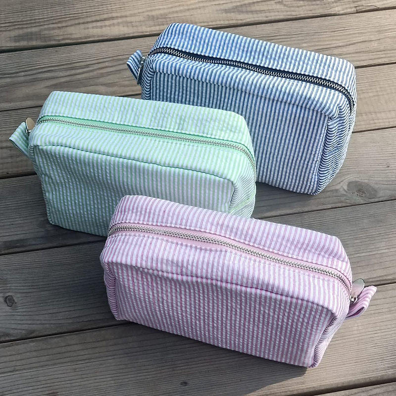 Große Kapazität Licht Nette Make-up Tasche Kundenspezifische Kosmetiktasche Seersucker Schminktasche Reise Stripped Kosmetiktasche