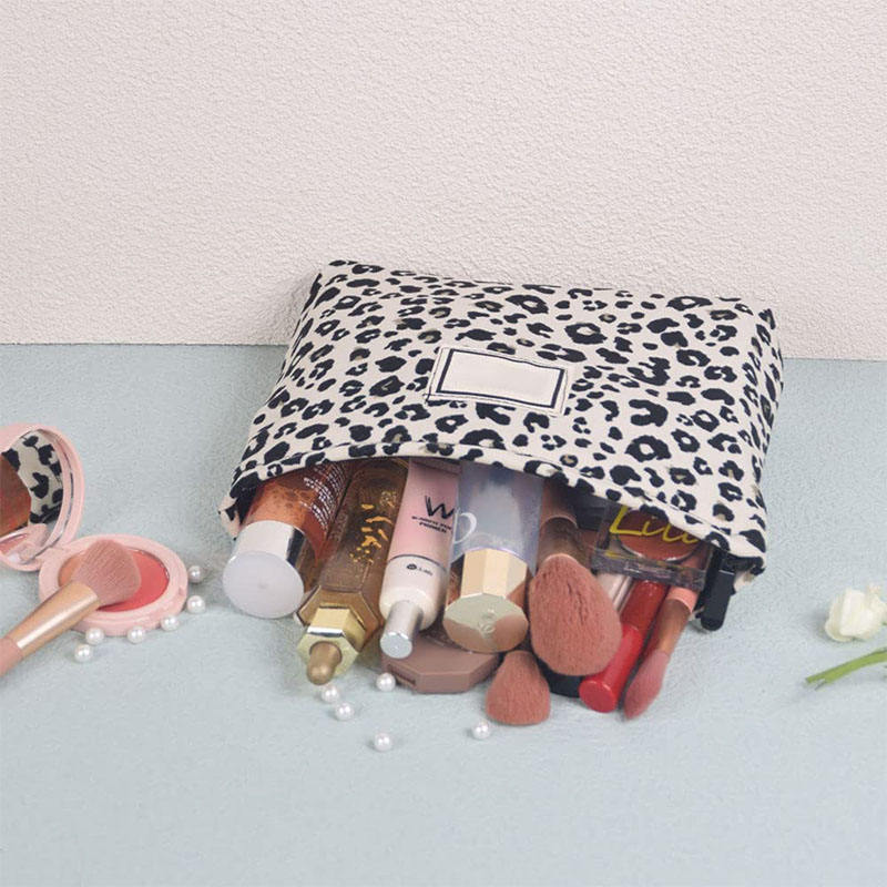 Reise-Segeltuch Beige Leopard Personalisierte Make-up-Kosmetiktaschen Make-up-Tasche mit Reißverschluss Hautpflege-Toilettenartikel-Organizer